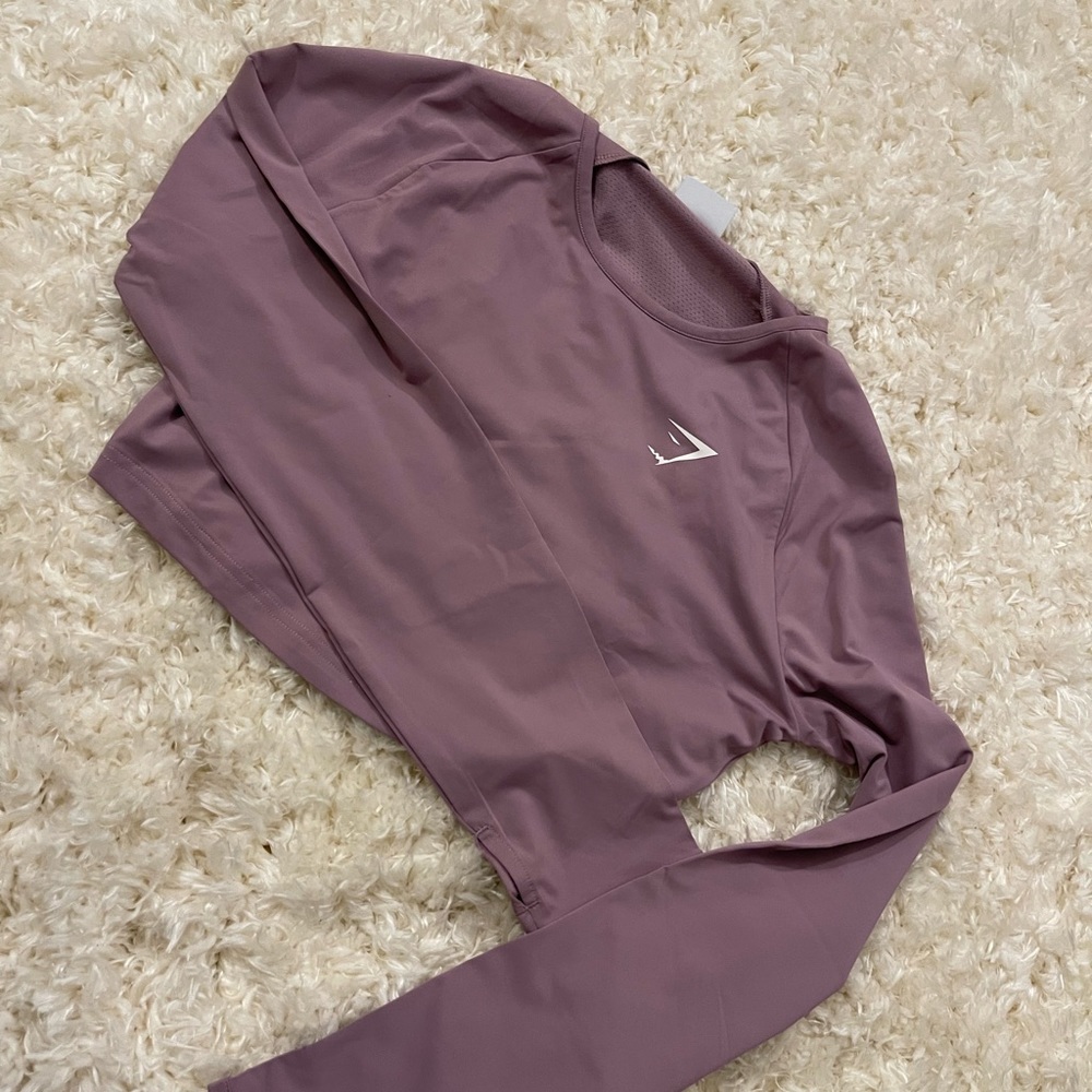 Training long sleeve crop top